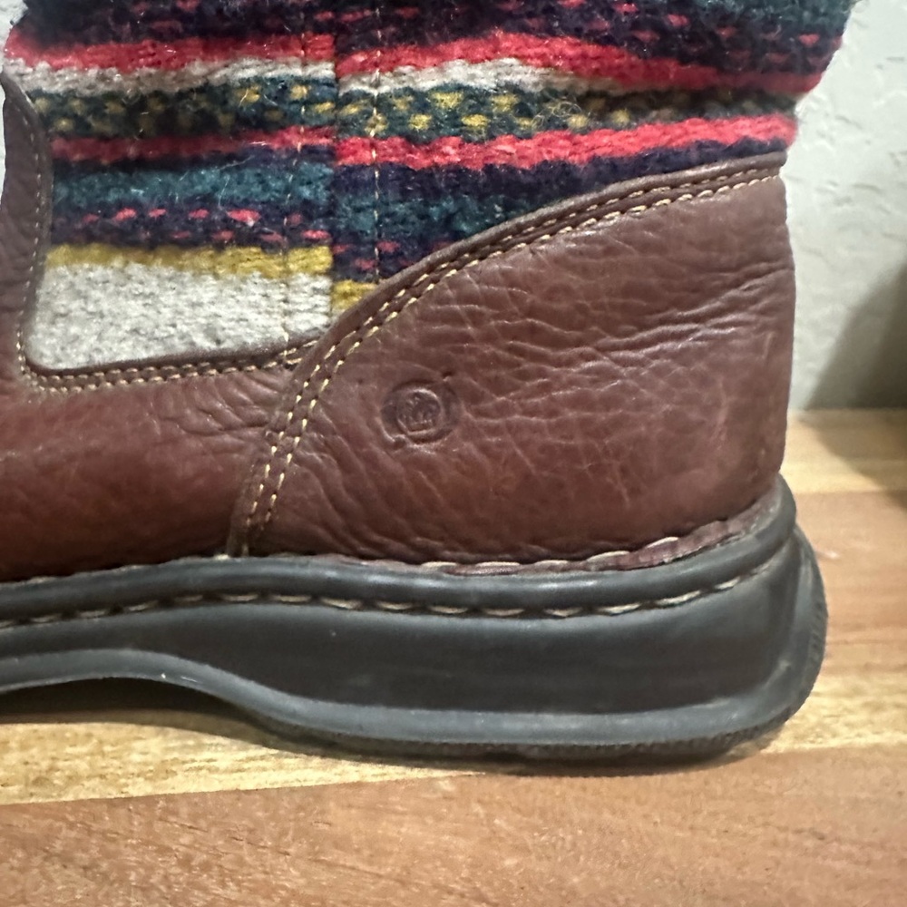BORN Brown Leather Kilim Woven Blanket Shaft Western Mid High Boot Sz 9 - Picture 3 of 6